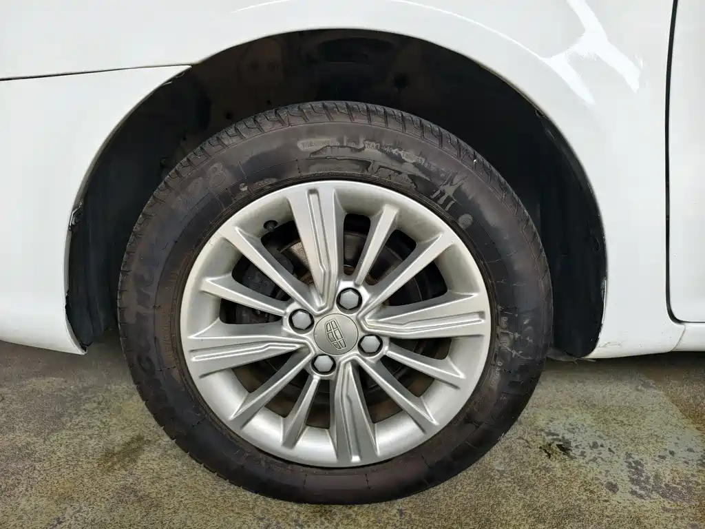 Geely Jingang 2016 1.5L MT Elite