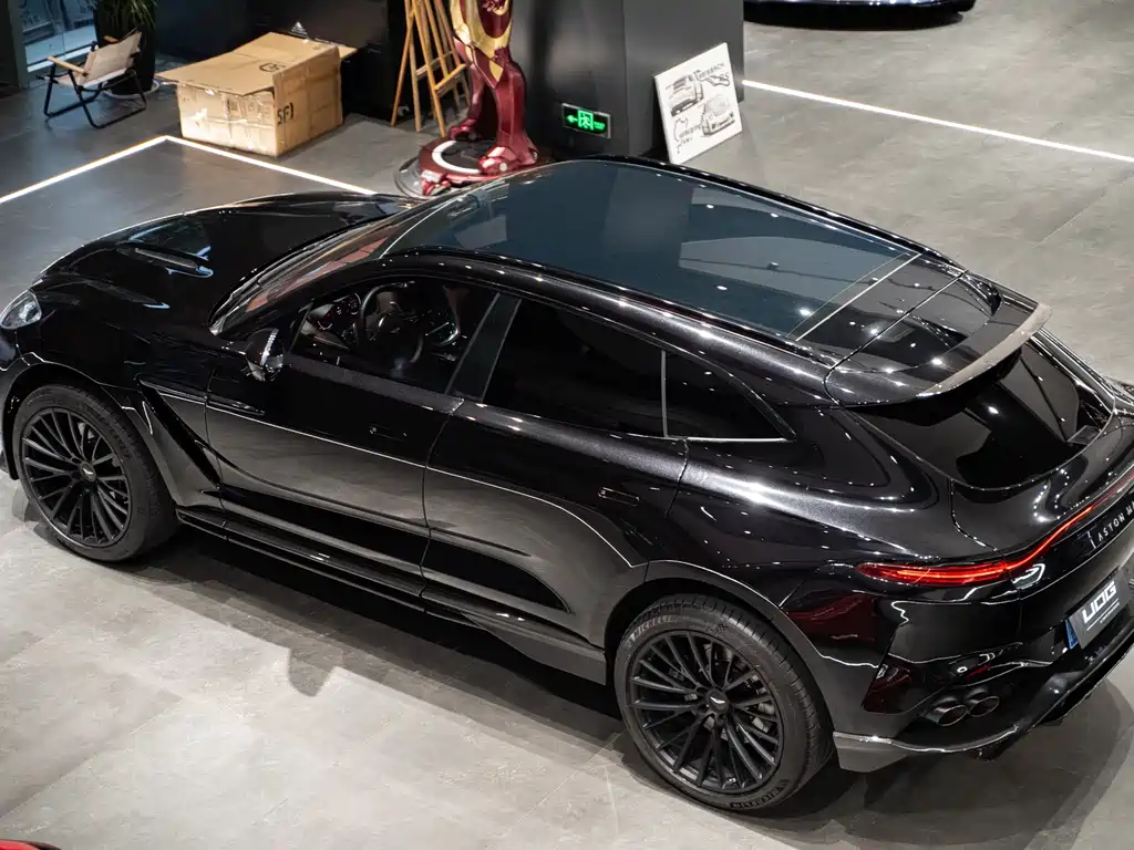 Aston Martin DBX 2020 4.0T V8 1913