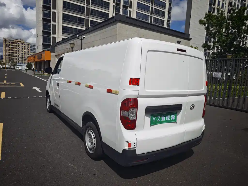 MAXUS EV30 — миниатюра 15