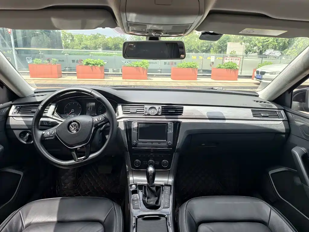 Volkswagen Passat — миниатюра 14