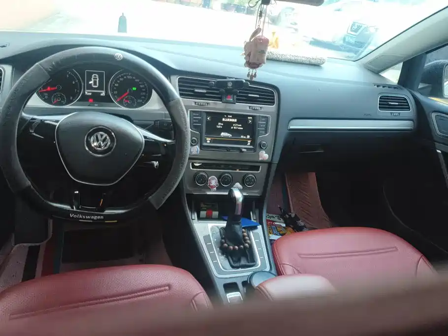 Volkswagen Golf — миниатюра 12