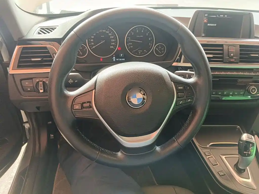 BMW 3 Series — миниатюра 11