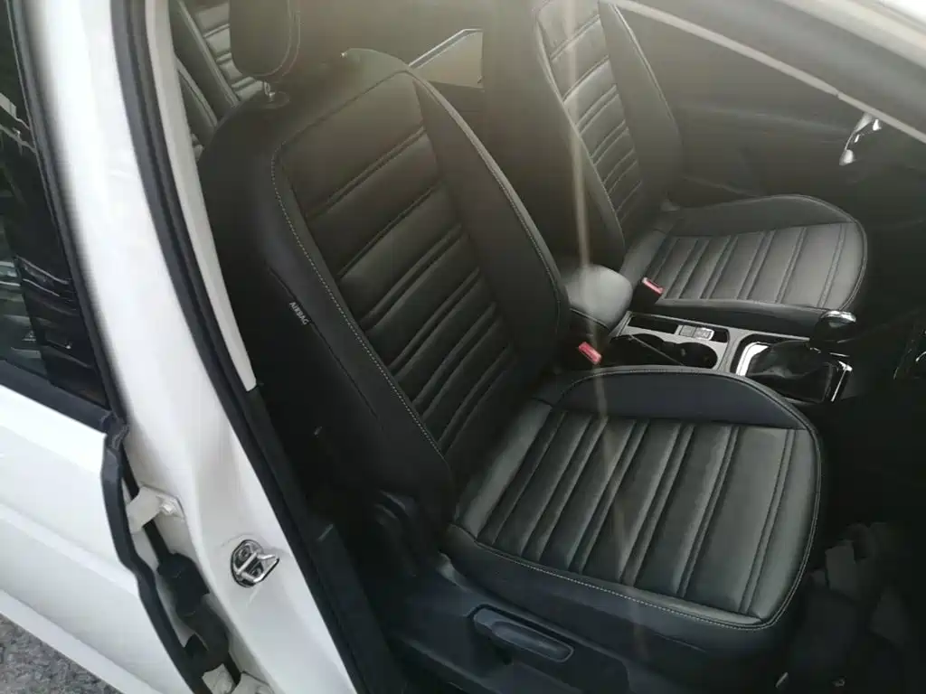 Volkswagen Touran — миниатюра 25