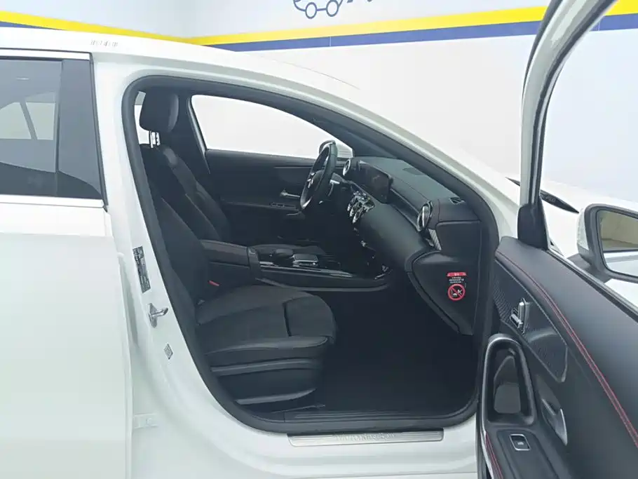 Mercedes-Benz A-Class — миниатюра 8