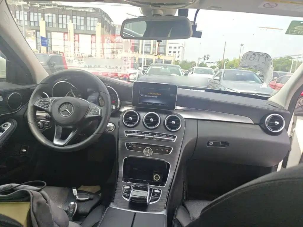 Mercedes-Benz C-Class — миниатюра 10