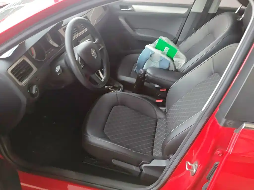 Skoda Rapid Spaceback — миниатюра 15