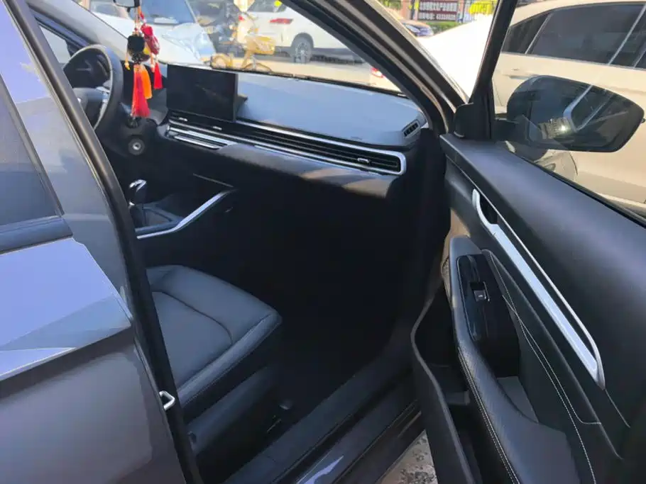 Geely Emgrand — миниатюра 8