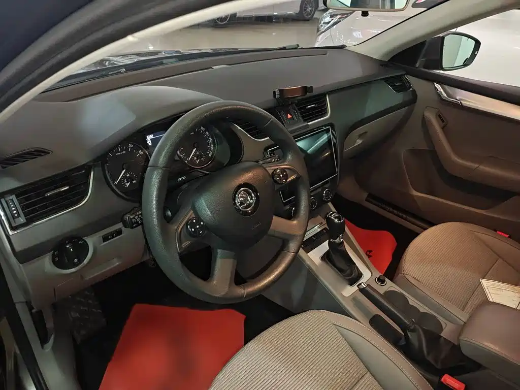 Skoda Octavia — миниатюра 10