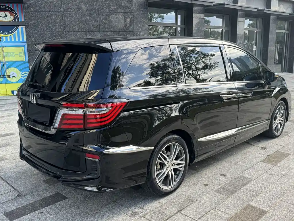Honda Elysion — миниатюра 15