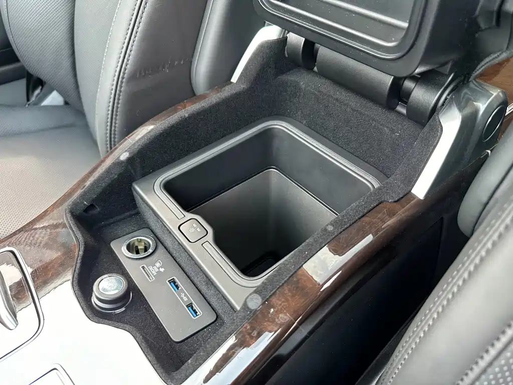 Land Rover Range Rover — миниатюра 8
