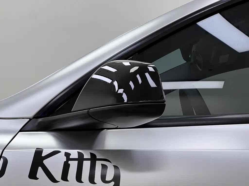 Tesla Model Y — миниатюра 11