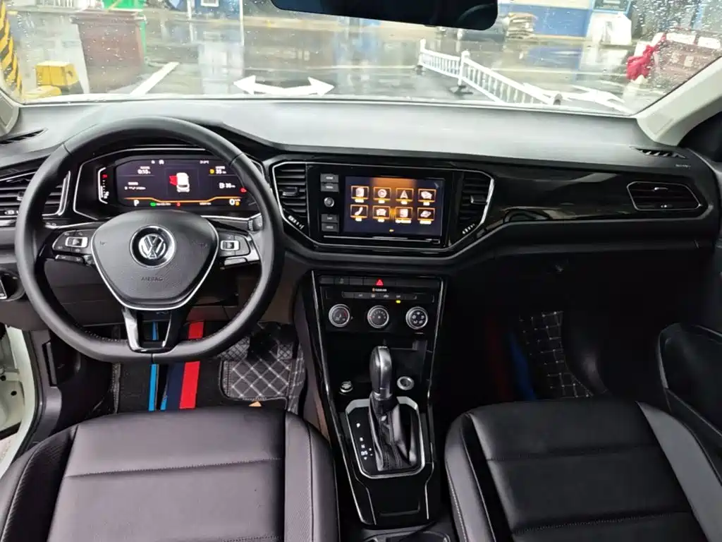 Volkswagen T-Roc — миниатюра 10
