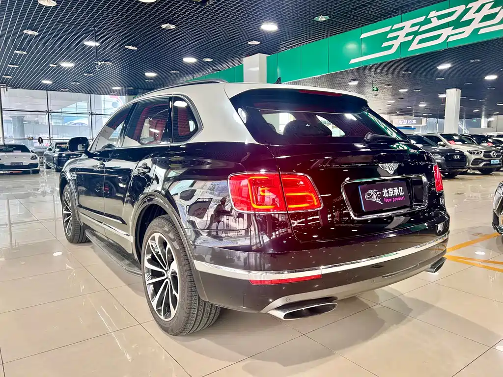 Bentley Bentayga — миниатюра 10