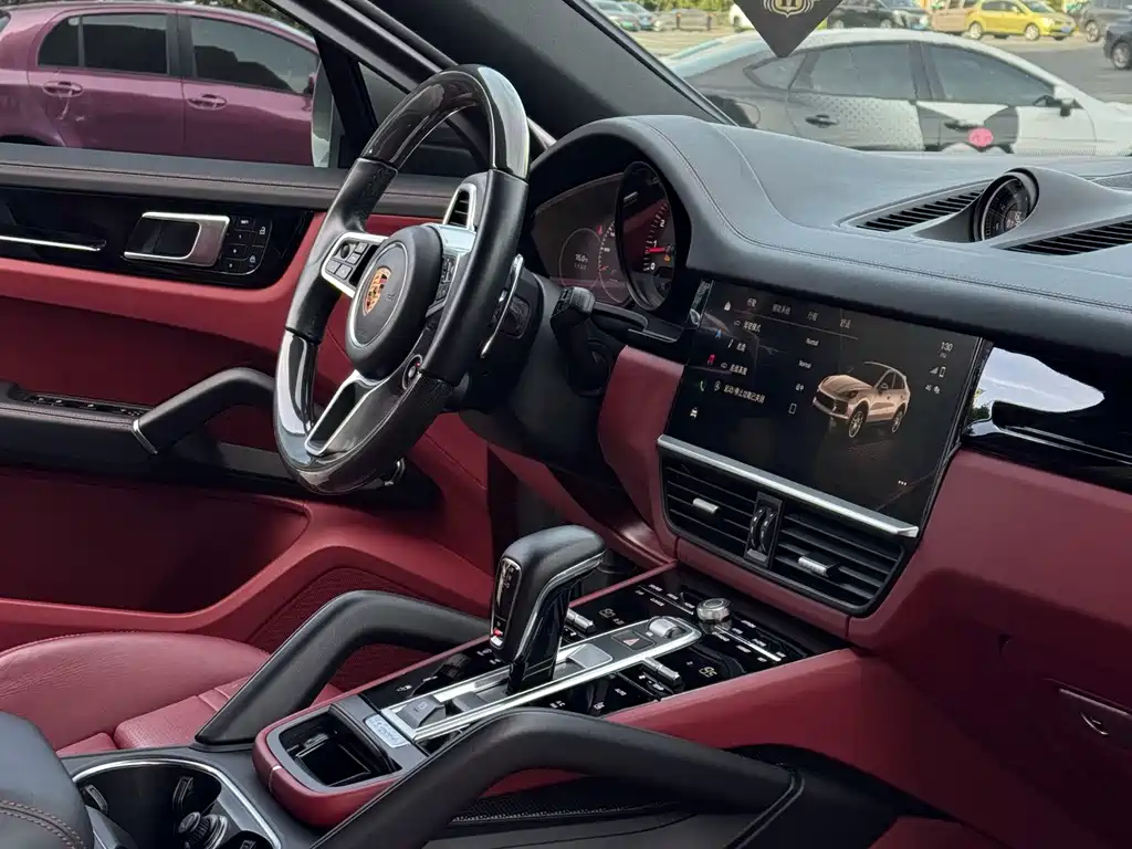 Porsche Cayenne — миниатюра 9