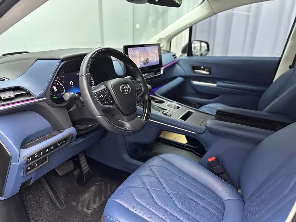 Toyota Granvia — миниатюра 16