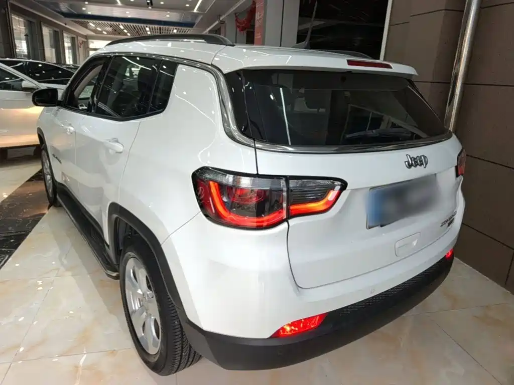 Jeep Compass — миниатюра 5