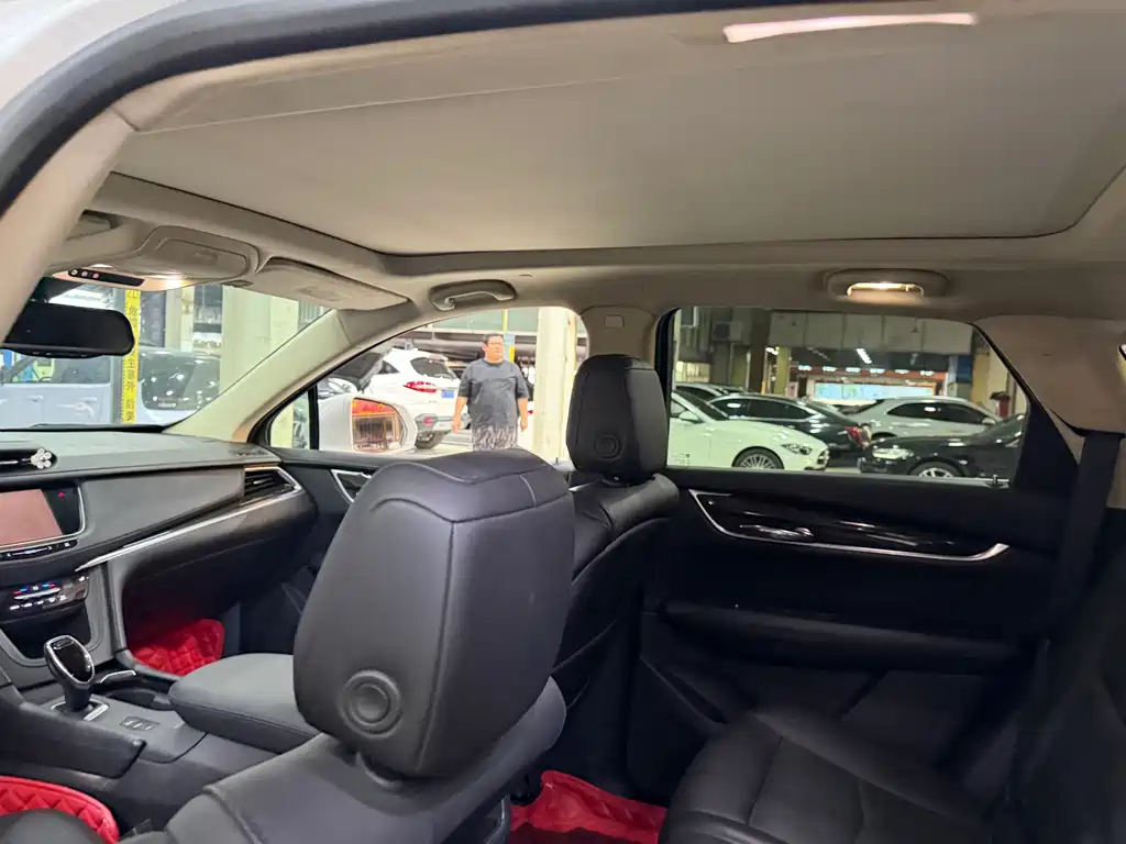 Cadillac XT5 — миниатюра 7