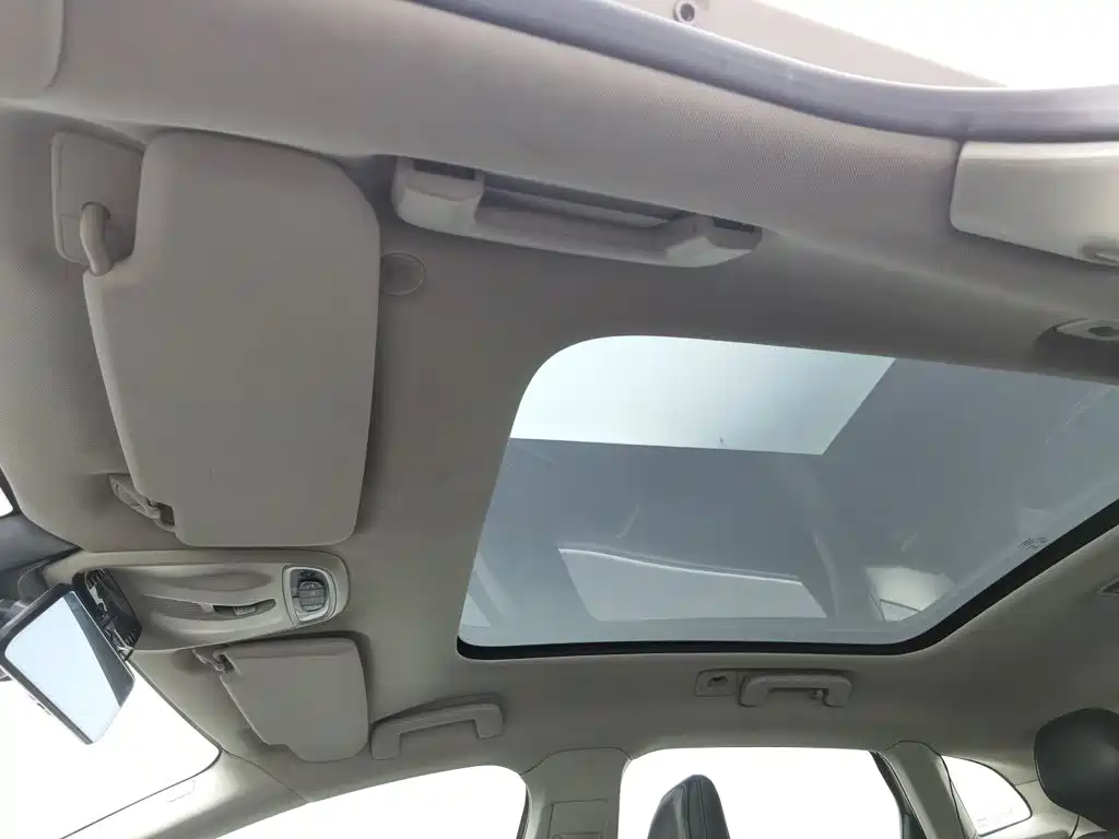 Volvo V40 — миниатюра 14