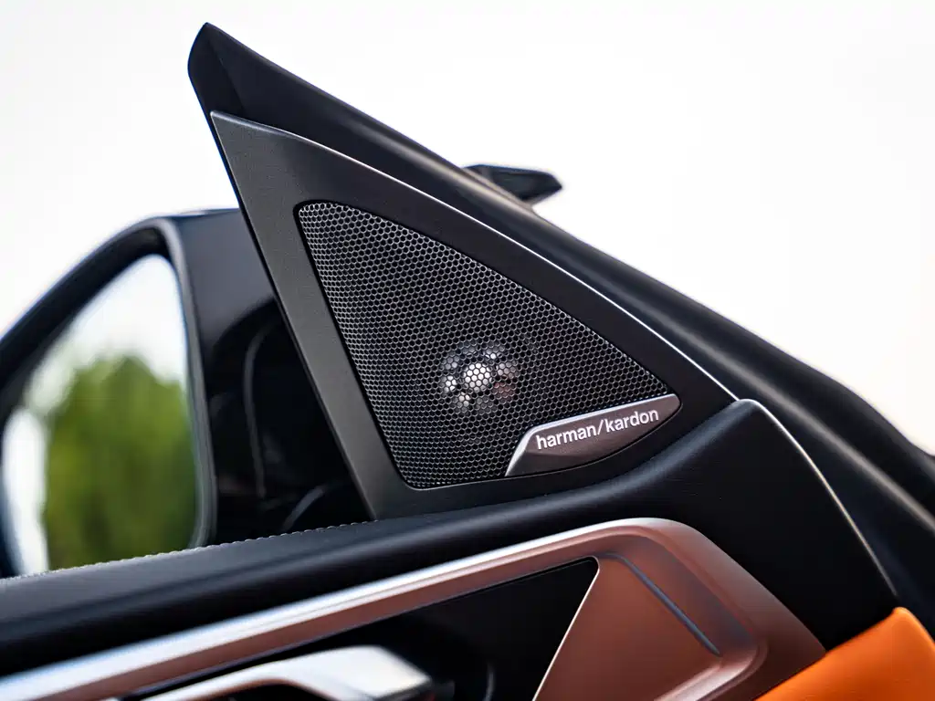 BMW M4 — миниатюра 10