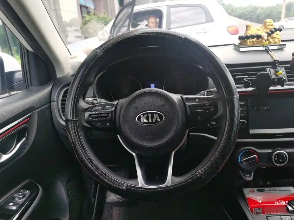 Kia KX Cross — миниатюра 3