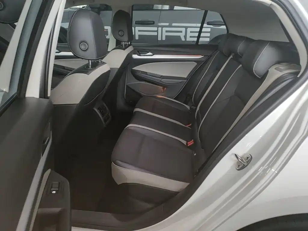 Volkswagen Golf — миниатюра 17