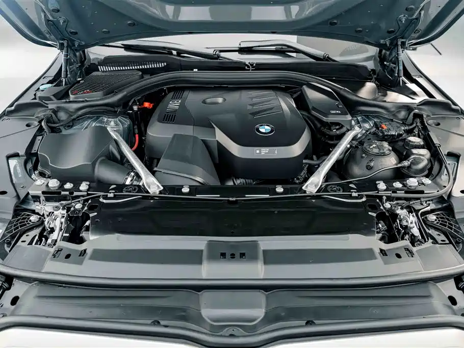 BMW 5 Series — миниатюра 24