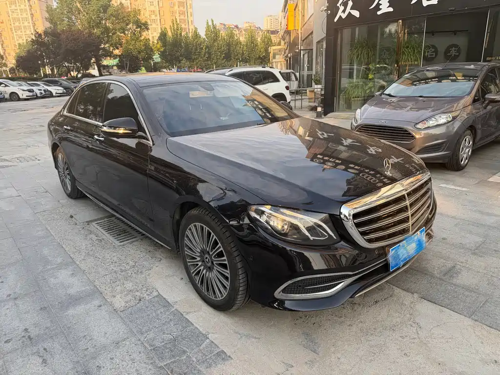 Mercedes-Benz E-Class — миниатюра 3