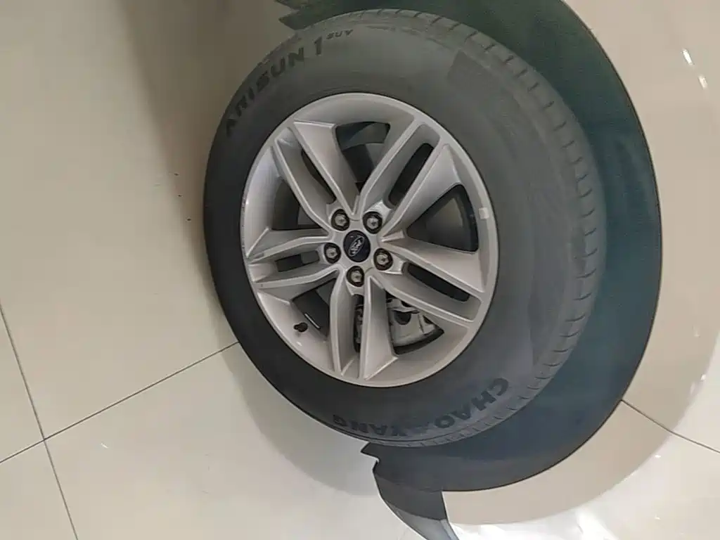 Ford Edge — миниатюра 12