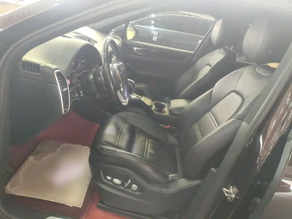 Porsche Cayenne — миниатюра 8