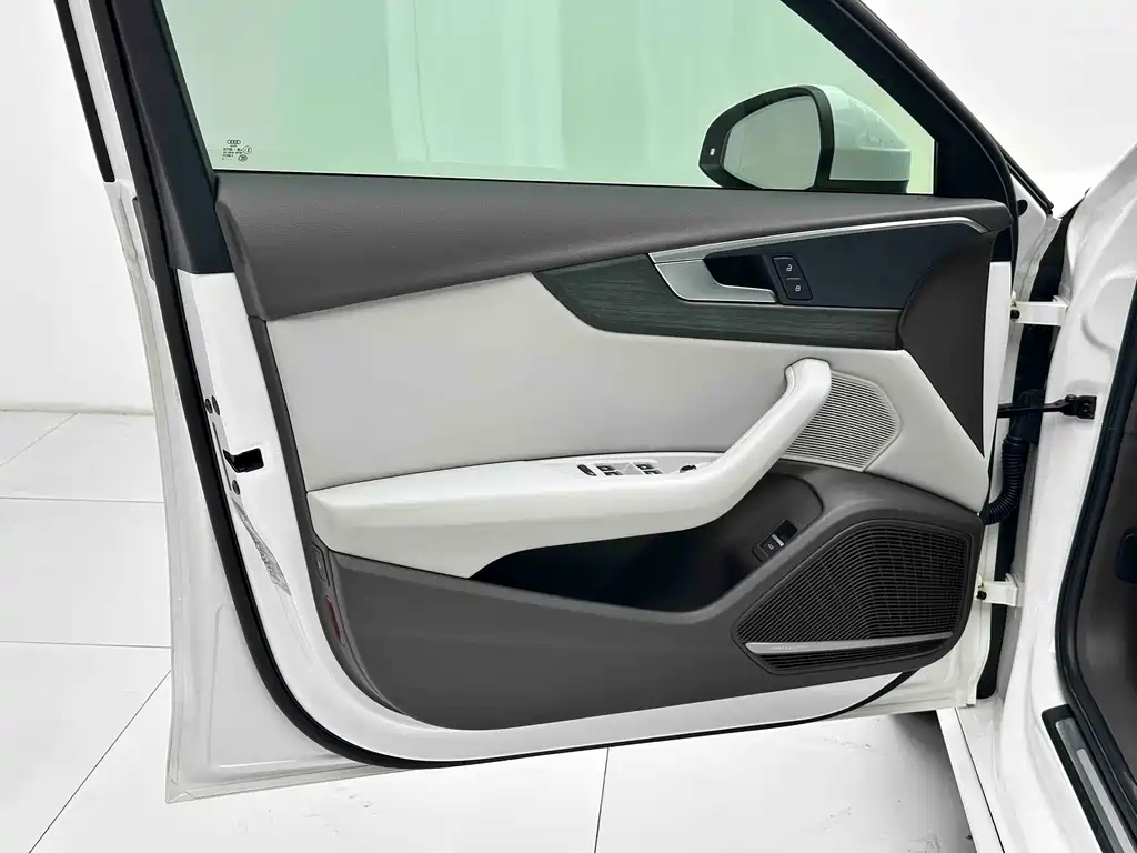 Audi A4L — миниатюра 14
