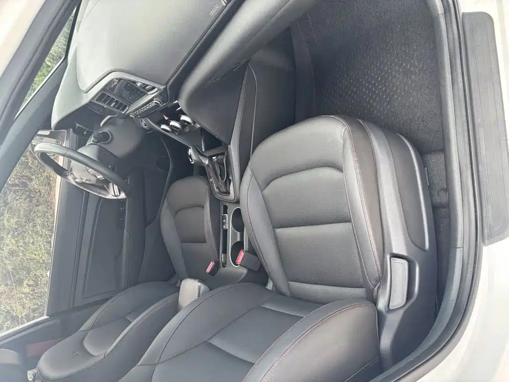 Hyundai Elantra — миниатюра 13