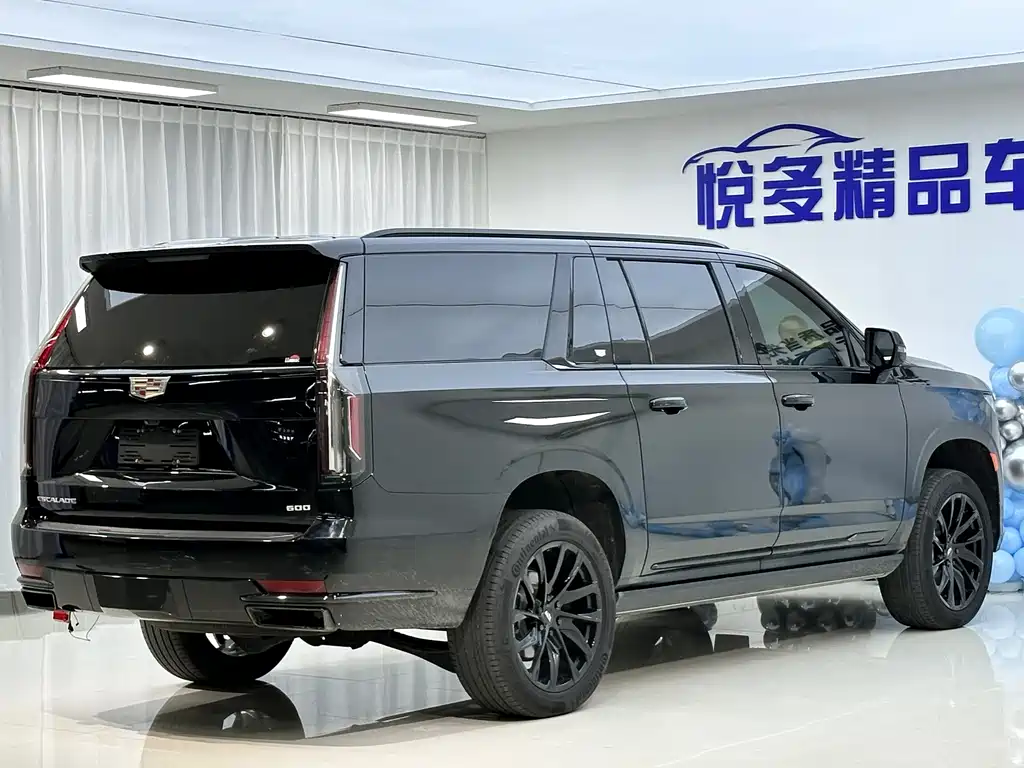 Cadillac Escalade — миниатюра 7