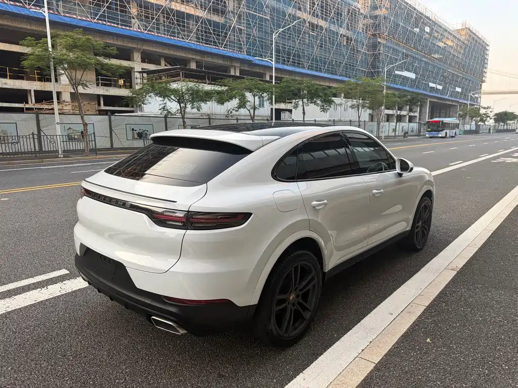 Porsche Cayenne — миниатюра 4