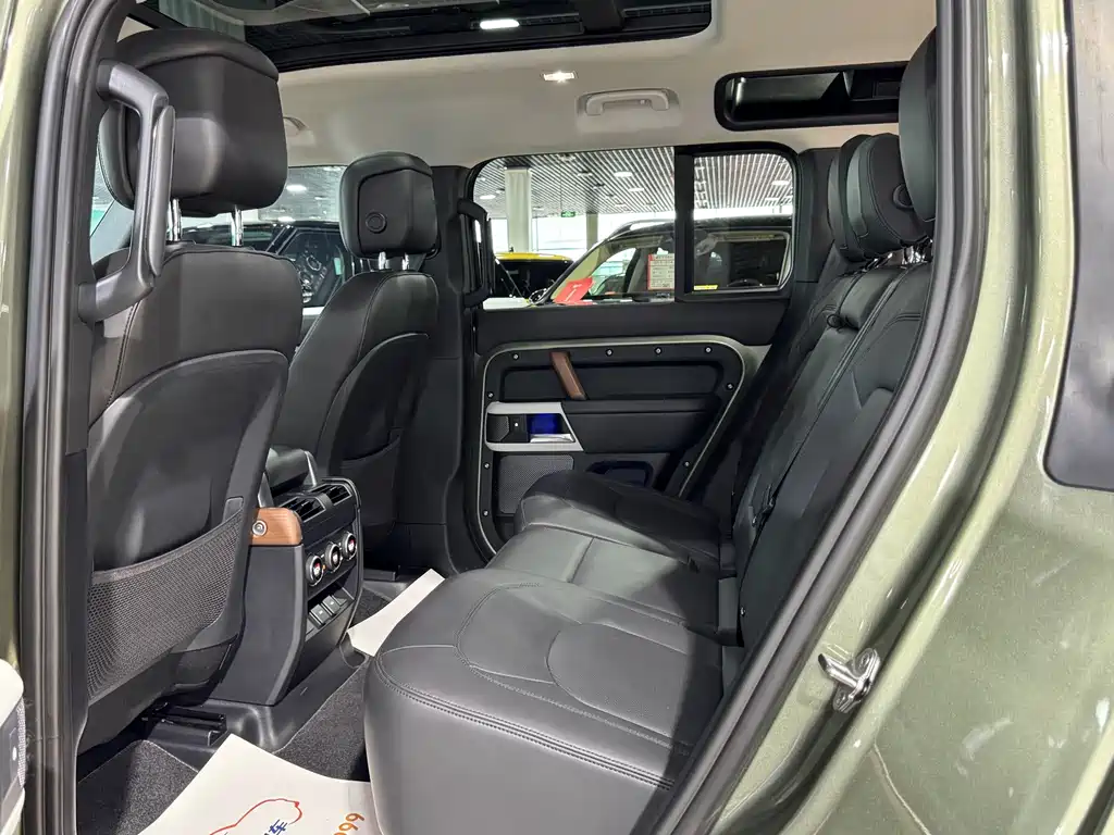 Land Rover Defender — миниатюра 13