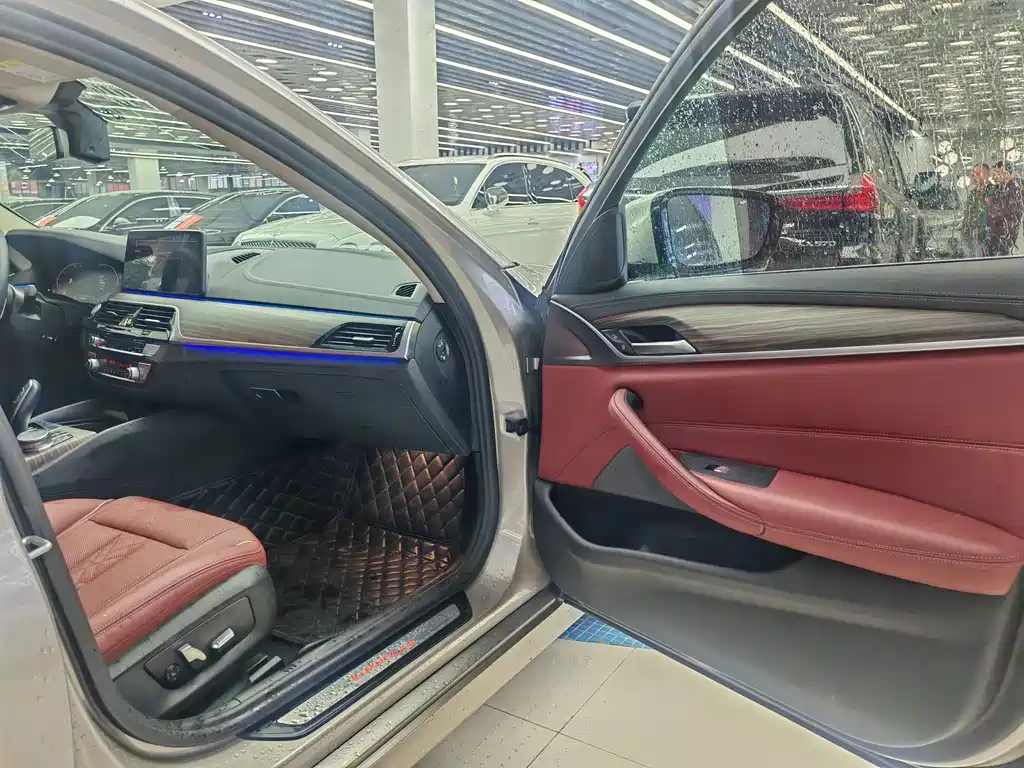 BMW 5 Series — миниатюра 15