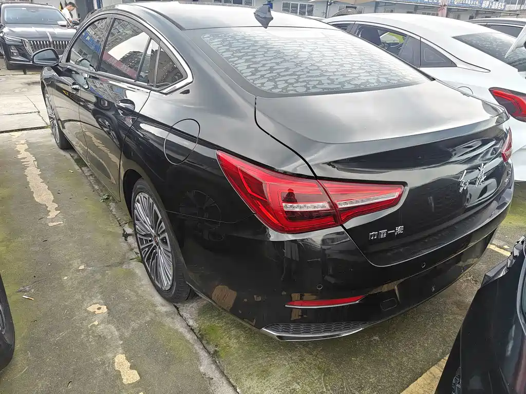Hongqi Hongqi H5 — миниатюра 15