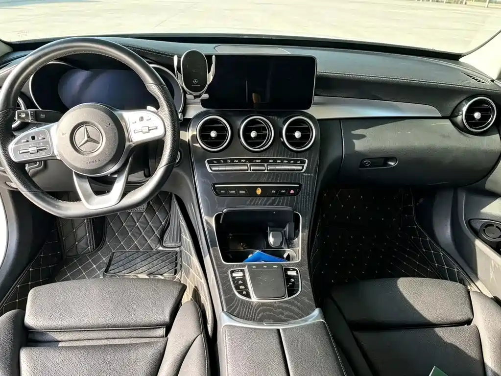Mercedes-Benz C-Class — миниатюра 7