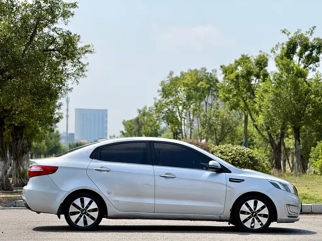 Kia K2 — миниатюра 8