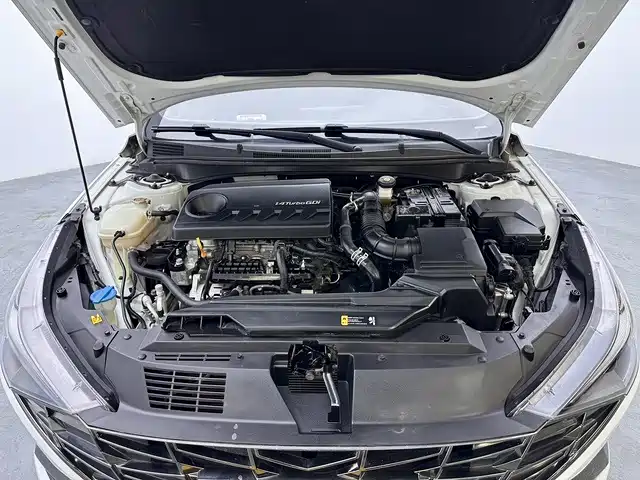Hyundai Elantra — миниатюра 13