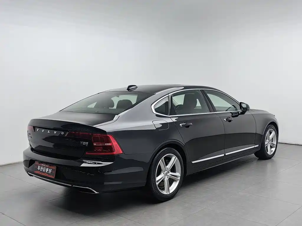 Volvo S90 — миниатюра 2