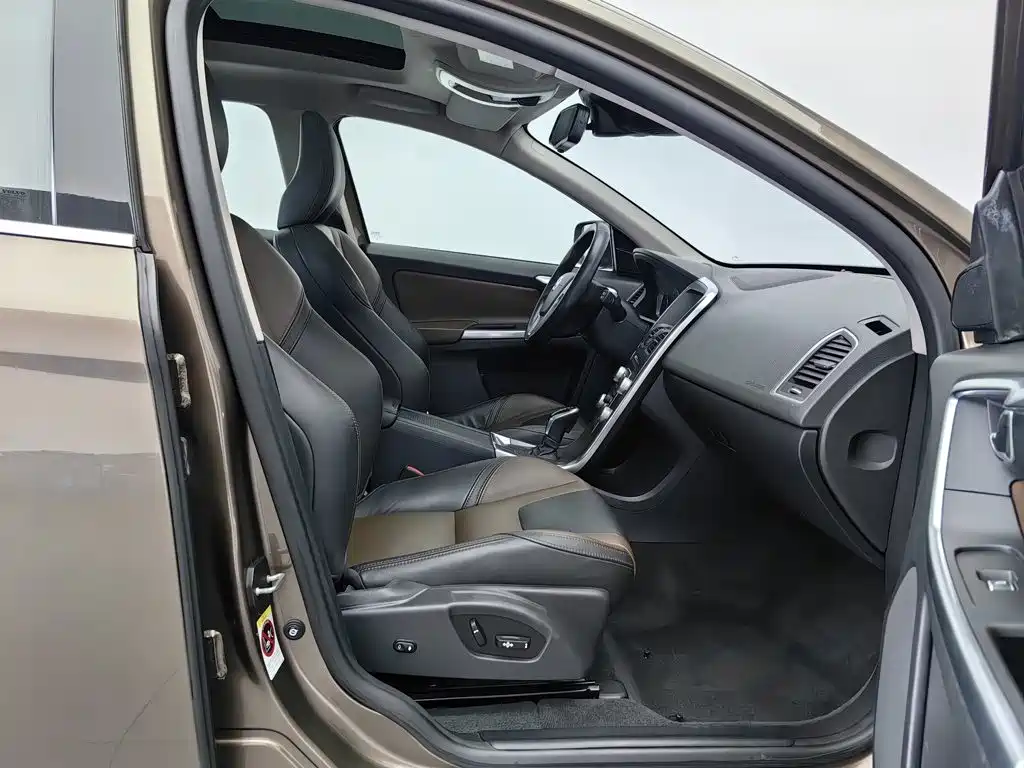 Volvo XC60 — миниатюра 23