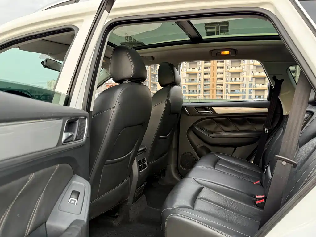 Roewe RX5 — миниатюра 5