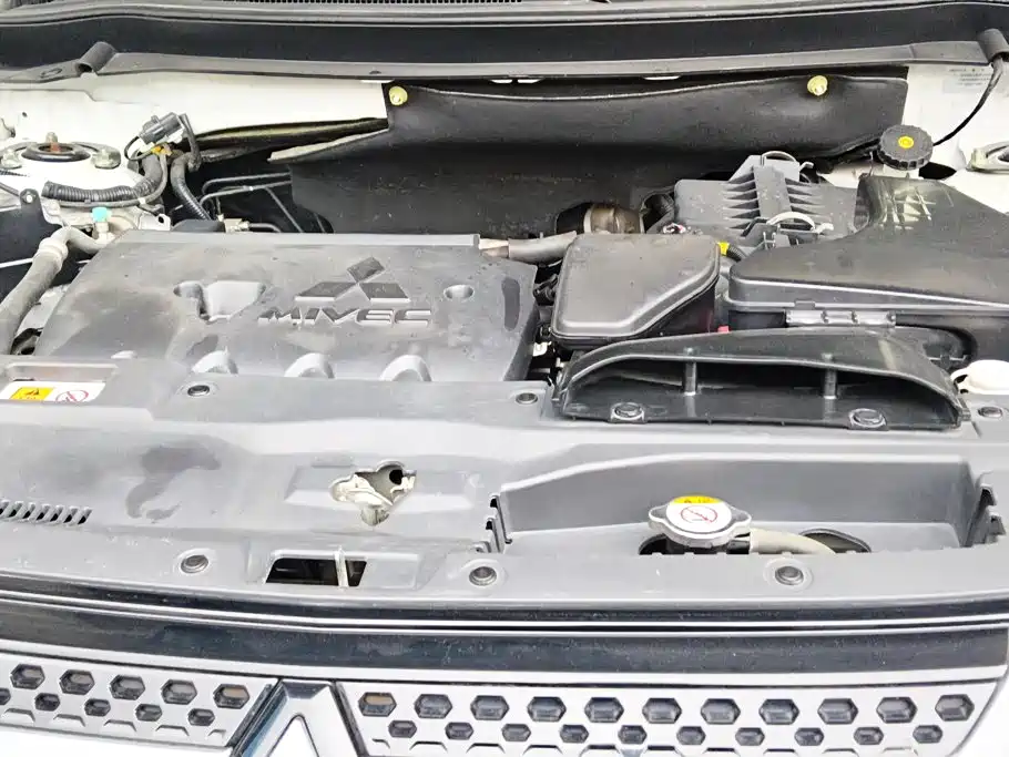 Mitsubishi Outlander — миниатюра 10