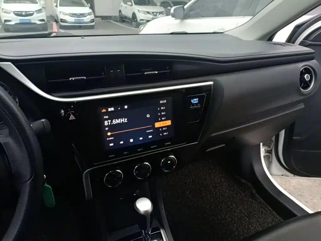 Toyota Corolla — миниатюра 10