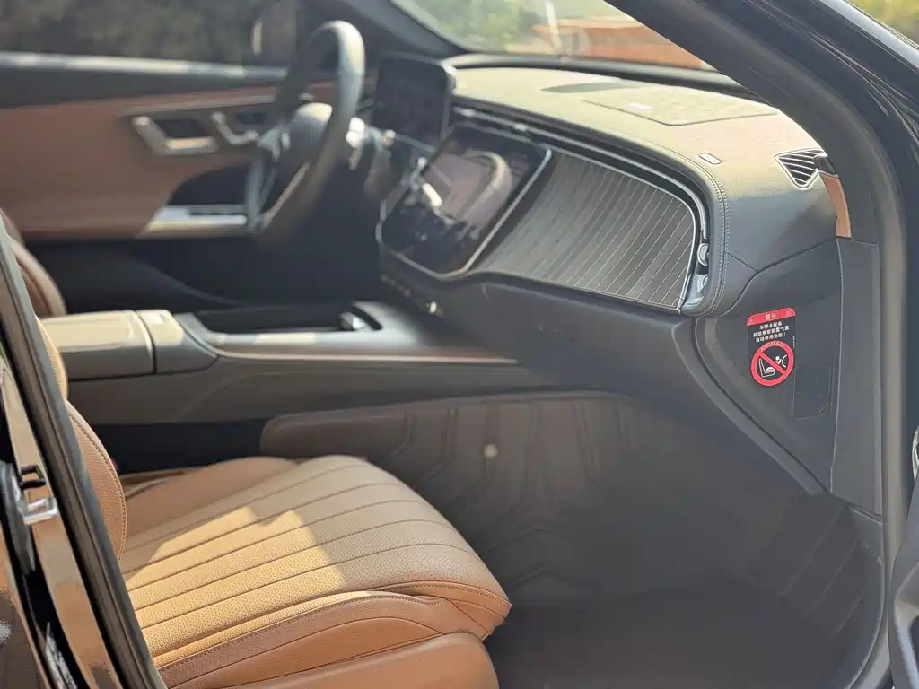 Mercedes-Benz E-Class — миниатюра 10