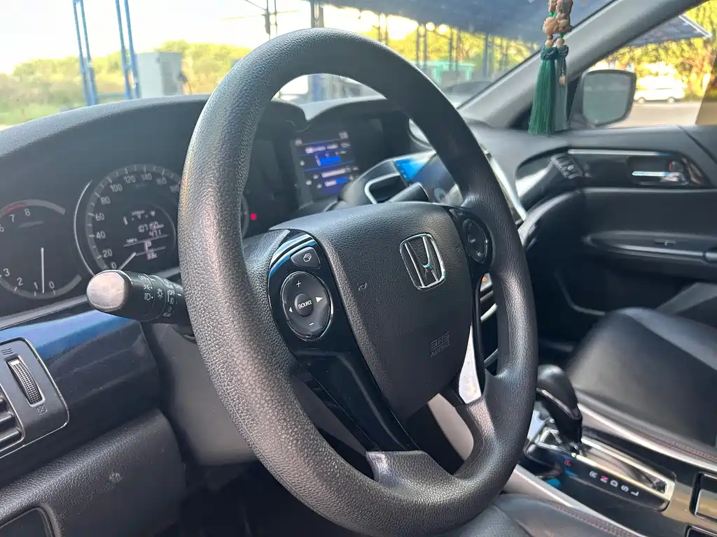 Honda Accord — миниатюра 10
