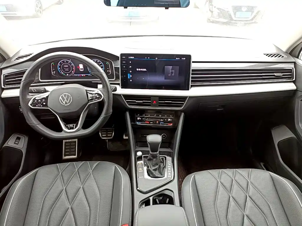 Volkswagen Tiguan L — миниатюра 10