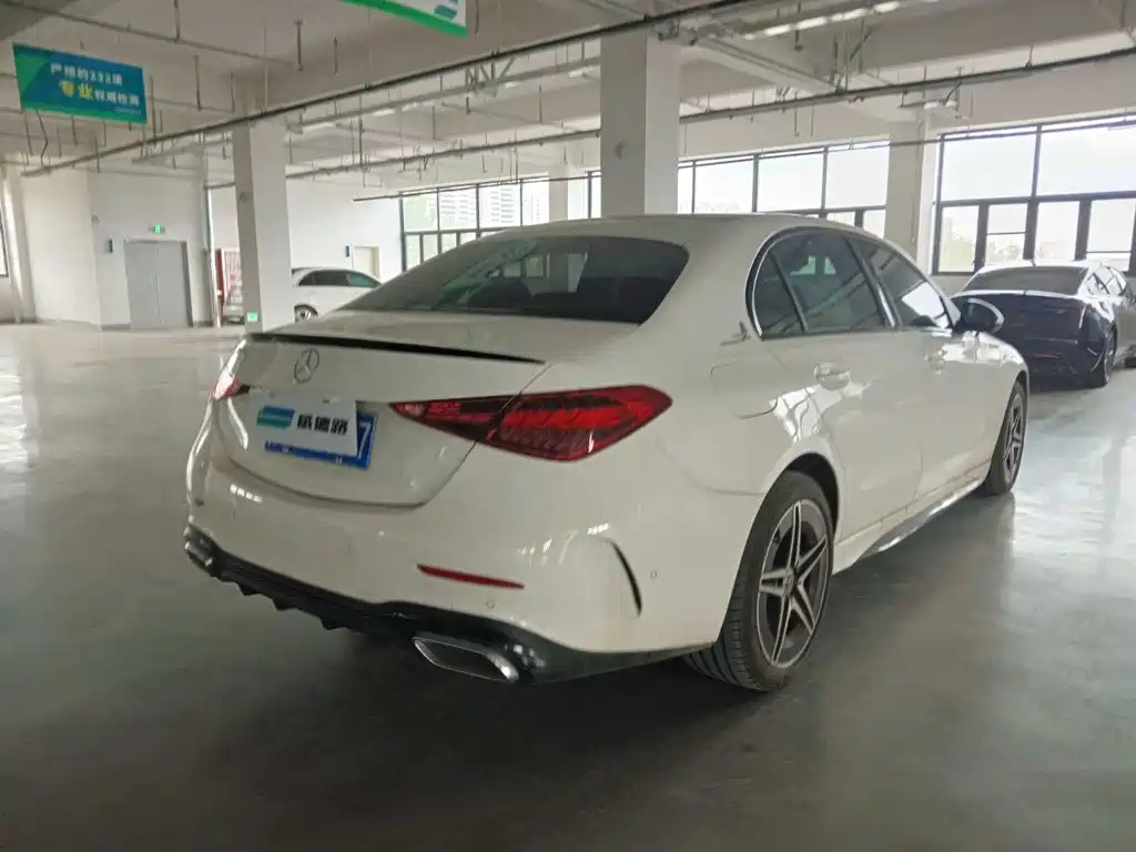 Mercedes-Benz C-Class — миниатюра 6