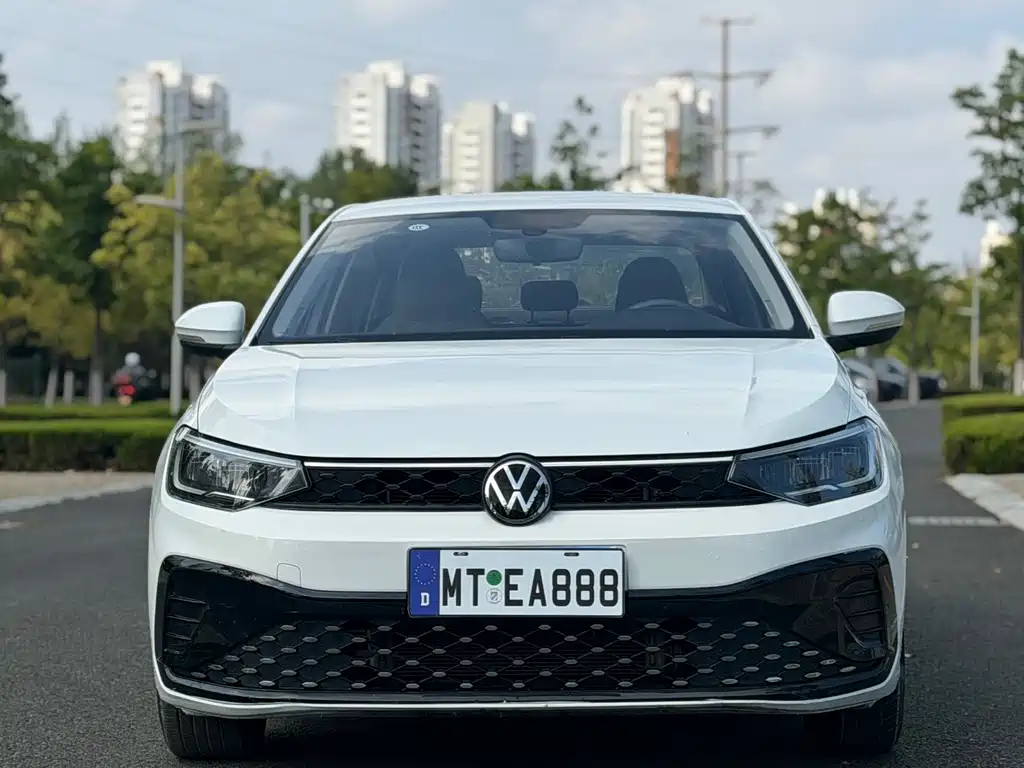 Volkswagen Lavida — миниатюра 2