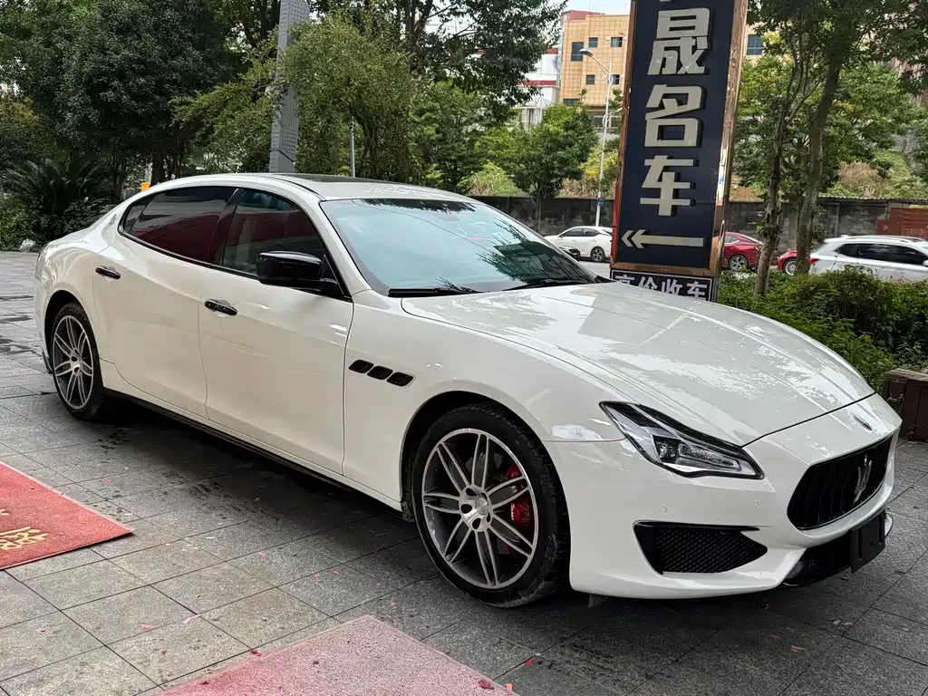 Maserati Quattroporte — миниатюра 2